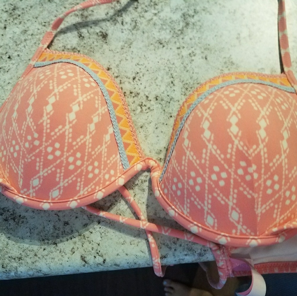 Victoria Secret push up bathing suit top,34c